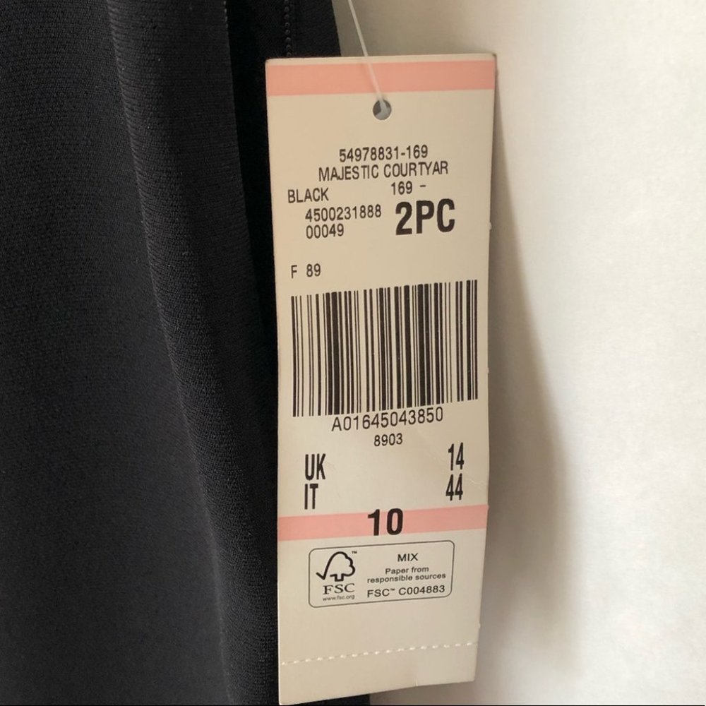 Le Suit Black Tuxedo Blazer and Pants Set - Picture 15 of 15